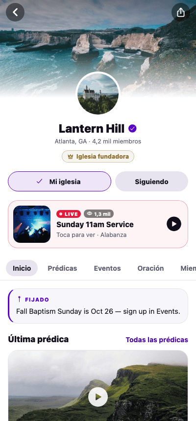 La página de una iglesia con un servicio en vivo