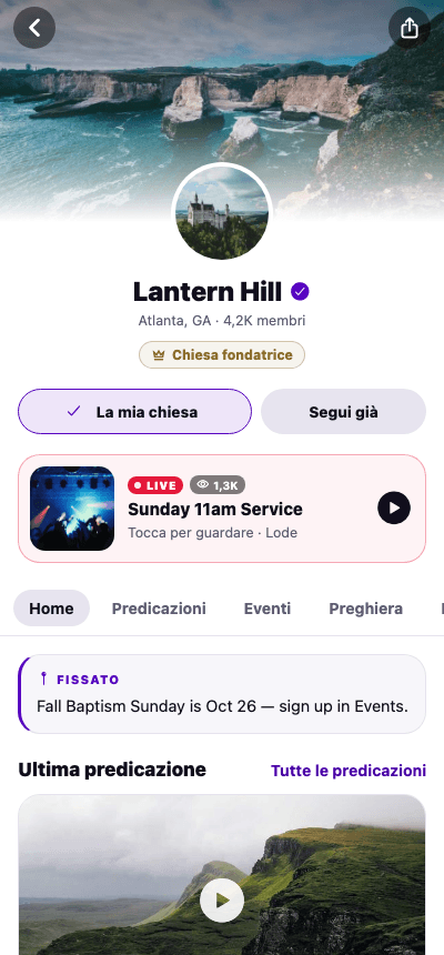 La pagina di una chiesa con una celebrazione in diretta
